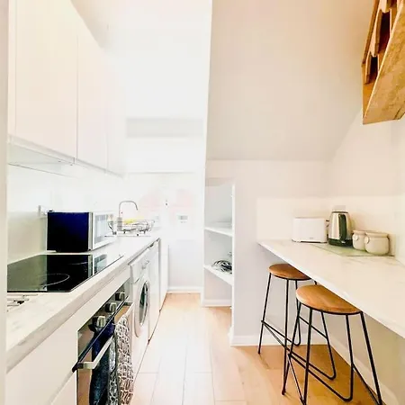 Quirky 2-Bed Flat W/ Parking Central Kingsbridge Kingsbridge  Exterior photo