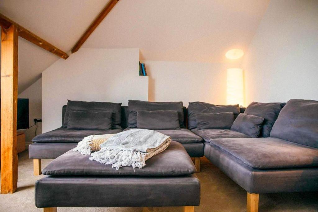 Apartment Quirky 2-bed Flat W/ Parking Kingsbridge