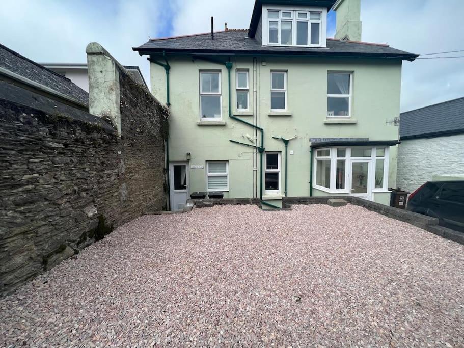Quirky 2-bed Flat W/ Parking Kingsbridge Kingsbridge (Devon)